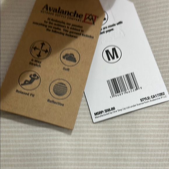 Avalanche SOFT Cream Long Sleeve Top - Picture 4 of 7